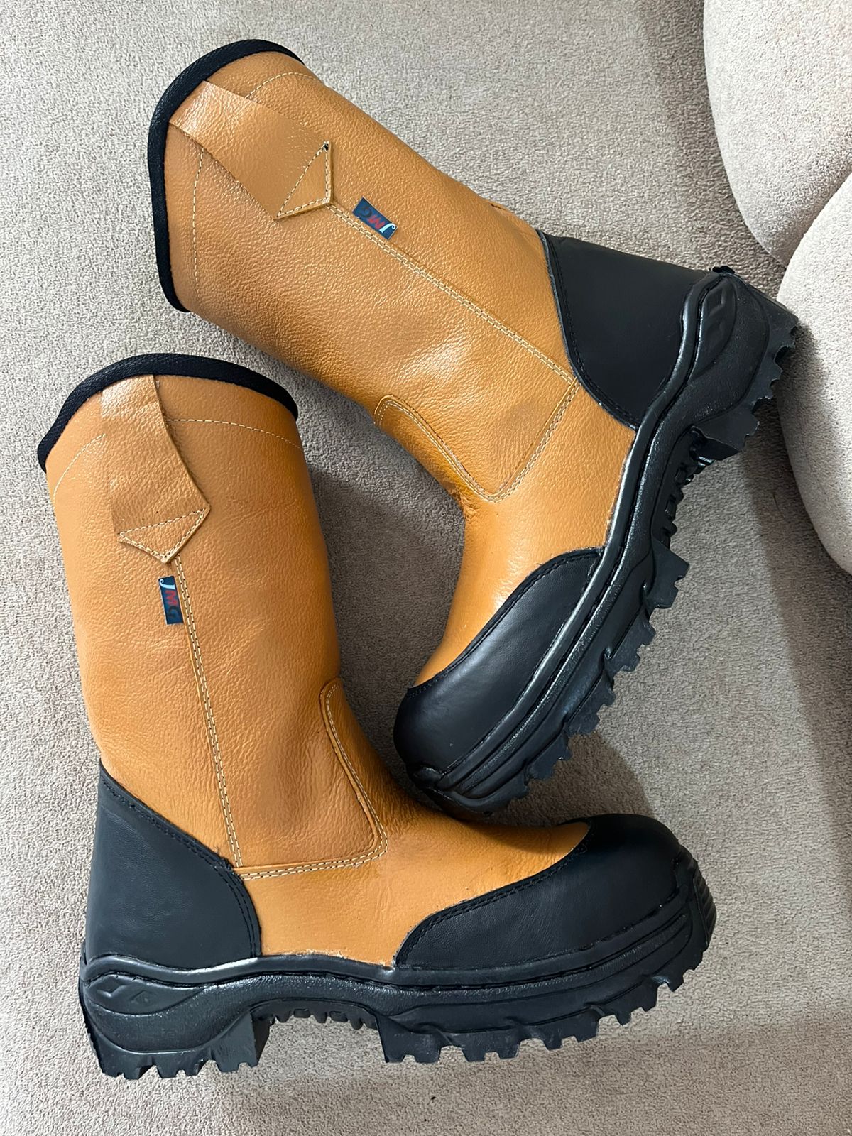 Bota SOLDADOR EN CUERO AMARILLA CON NEGRO R-23