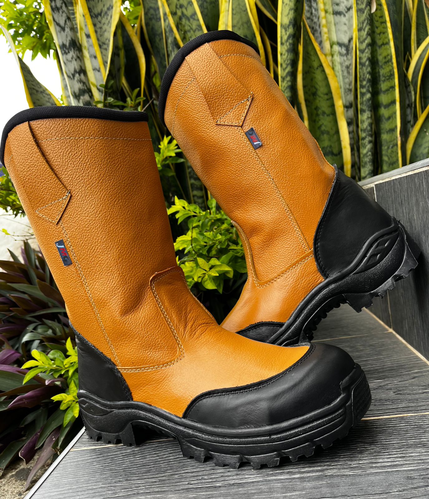 Bota SOLDADOR EN CUERO AMARILLA CON NEGRO R-23